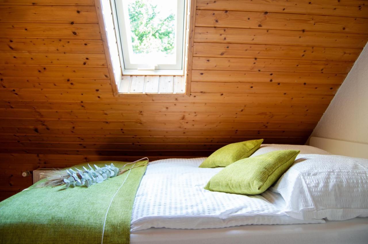 Wellness Mitten In Der Wasserfallstadt Triberg Triberg im Schwarzwald Exterior foto